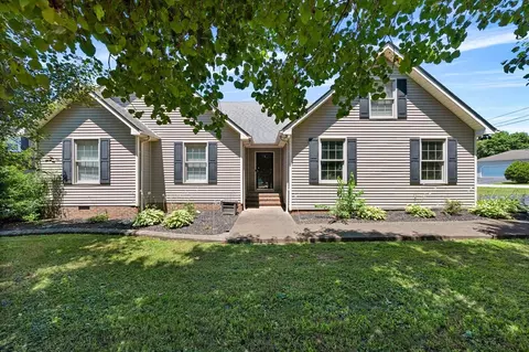 502 Green Valley Dr, Russellville, KY 42276