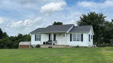 322 Mt Carmel Church Rd, Scottsville, KY 42164