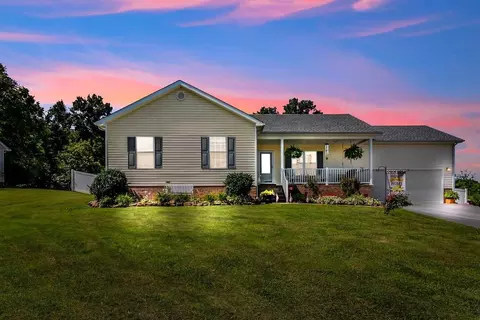 1613 Calgary Way, Bowling Green, KY 42101