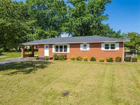111 Rogers Dr, Auburn, KY 42206