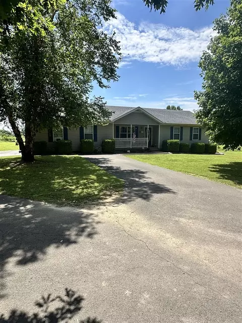 348 Richard Jones Rd, Scottsville, KY 42164