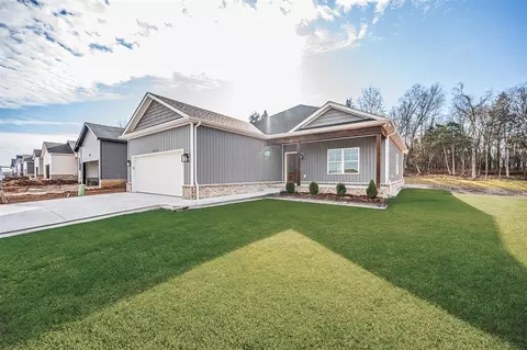 2761 Cedrus Ave, Bowling Green, KY 42101