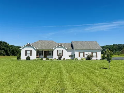 94 Rolling Field Ct, Scottsville, KY 42164