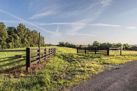 593 Karl Hunt Rd, Dunmor, KY 42339