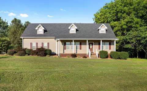 1818 Steenbergen Rd, Scottsville, KY 42164