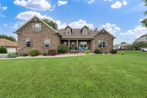 740 Hunters Pointe Ct, Bowling Green, KY 42104