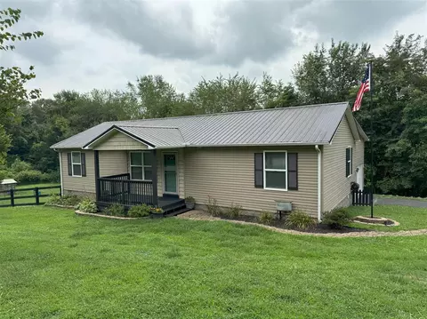 1385 Bethel Ln, Bowling Green, KY 42103