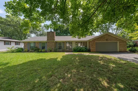 228 Scott Ln, Bowling Green, KY 42103