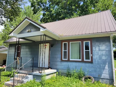 754 E Maple St, Scottsville, KY 42164
