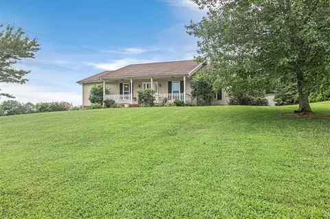 100 Timberleaf Dr, Horse Cave, KY 42749