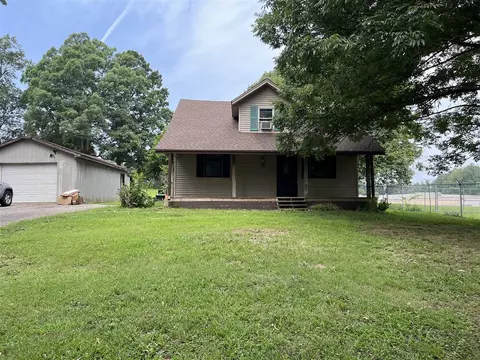 2741 Old Gallatin Rd, Scottsville, KY 42164