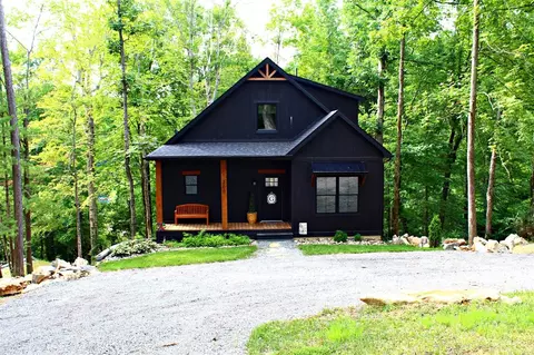 200 Yates Lake Dr, Scottsville, KY 42164