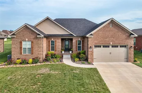 565 Kempton Ln, Bowling Green, KY 42104