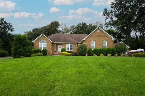 637 Willow Bend Cir, Bowling Green, KY 42104