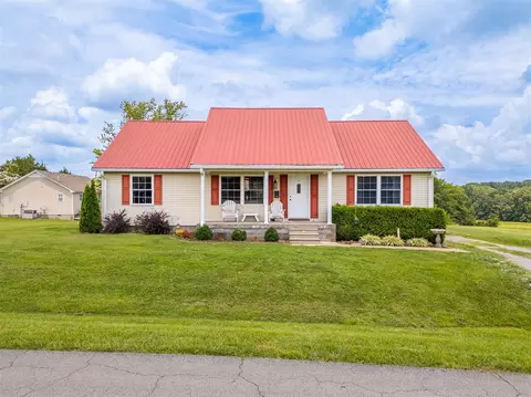 900 Woodburn Hay Rd, Hopkinsville, KY 42240