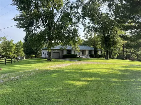 953 Patton Rd, Glasgow, KY 42141