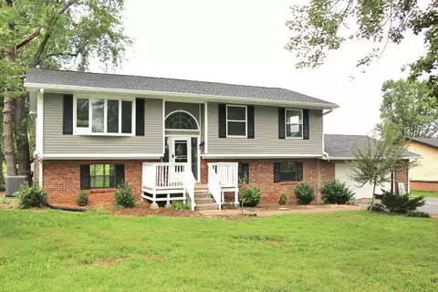 573 Witt Rd, Bowling Green, KY 42101