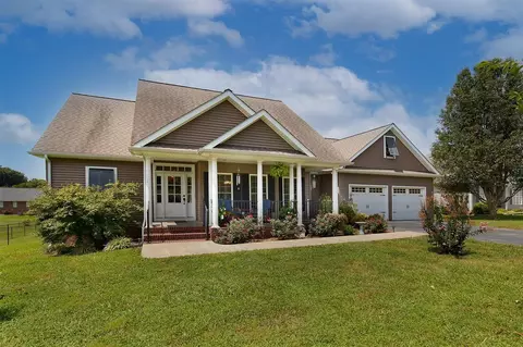 465 Megan Ln, Glasgow, KY 42141