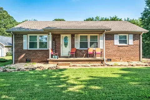 3653 Garrett Hollow Rd, Bowling Green, KY 42101