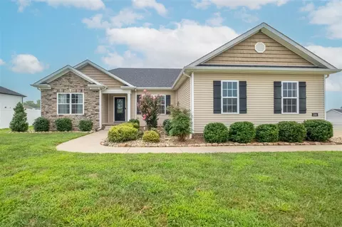211 Claiborne Cir, Franklin, KY 42134