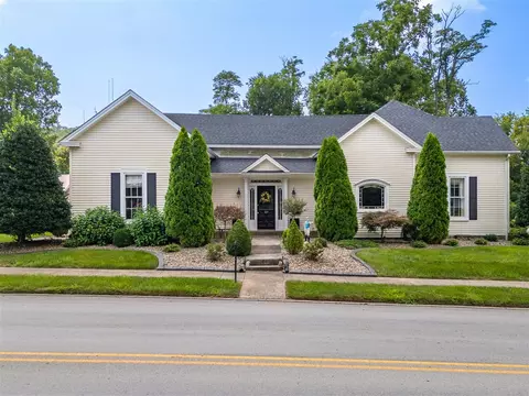 325 W 9th St, Russellville, KY 42276