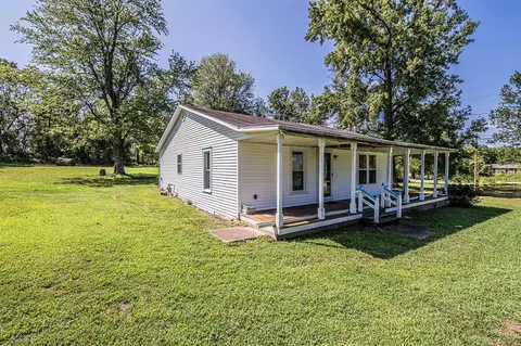 403 Doss Dr, Powderly, KY 42367