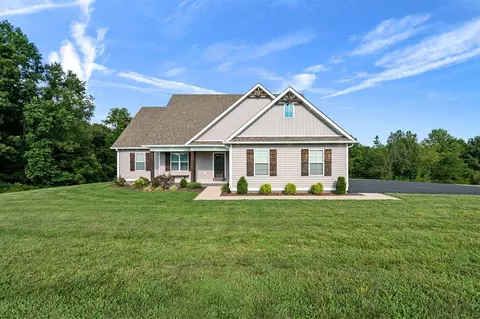 268 Bent Grass Dr, Smiths Grove, KY 42171