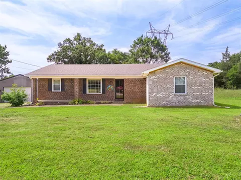 1401 Highland Lick Rd, Russellville, KY 42276
