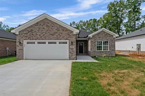 2784 Cedrus Ave, Bowling Green, KY 42101