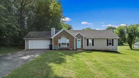 284 Schwarzkopf St, Bowling Green, KY 42104