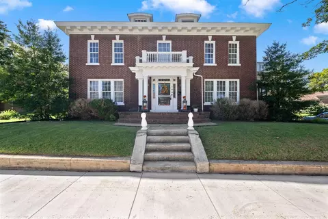 165 W 6th St, Russellville, KY 42276