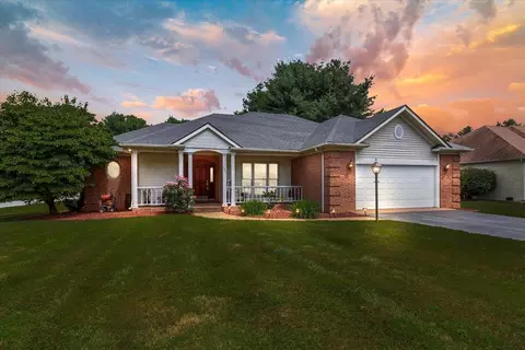 102 Crystal Ct, Bowling Green, KY 42104