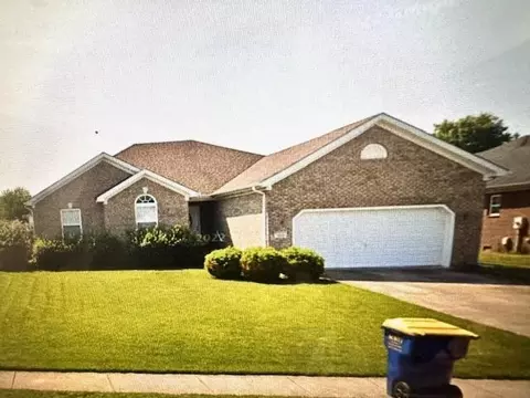 3486 Stone Briar St, Bowling Green, KY 42104