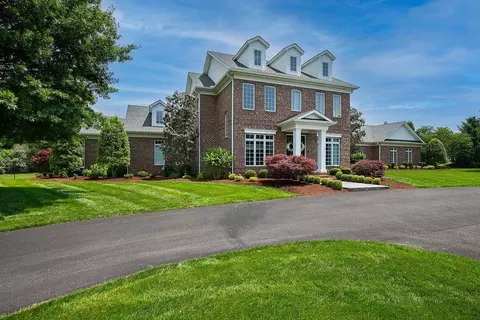 1188 Rivergreen Ln, Bowling Green, KY 42103
