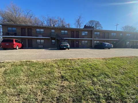 15 N Lincoln Ave, Henderson, KY 42420
