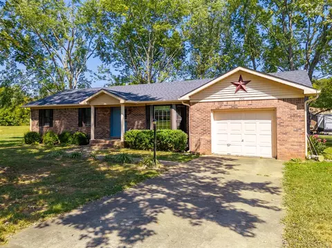 300 Longview Dr, Russellville, KY 42276