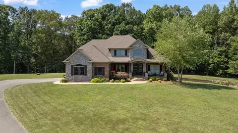 65 Winter Ave, Scottsville, KY 42164