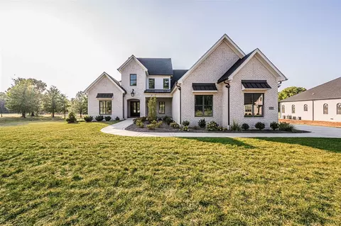 1467 Hamilton Ct, Bowling Green, KY 42104