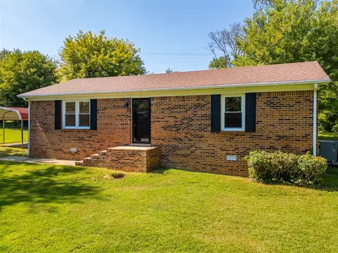 904 Mimosa Ln, Russellville, KY 42276