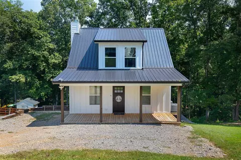 255 Carver Dr, Scottsville, KY 42164