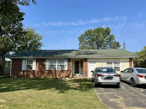 687 Witt Rd, Bowling Green, KY 42101