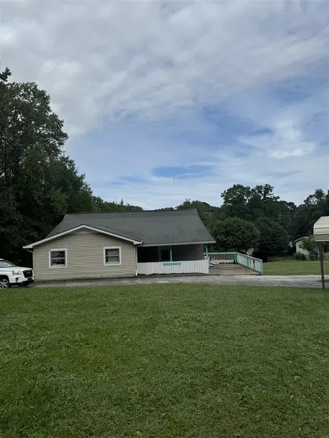 70 Hailey Ln, Scottsville, KY 42164