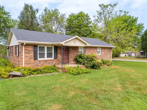 203 Longview Dr, Russellville, KY 42276