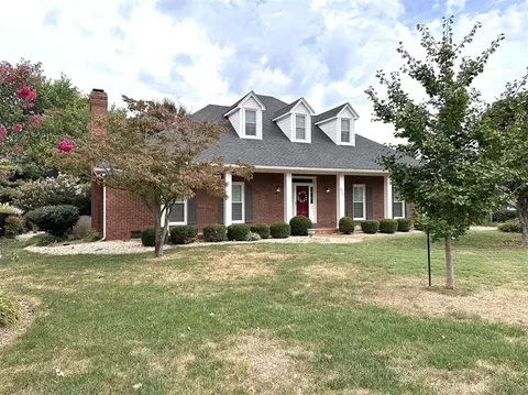 631 Newberry St, Bowling Green, KY 42103
