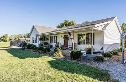 200 Lonnie Snodgrass Rd, Morgantown, KY 42261