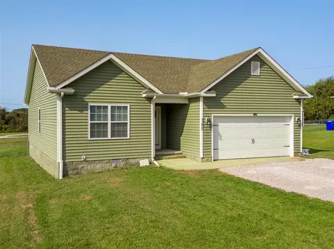 360 Peterson Ave, Auburn, KY 42206