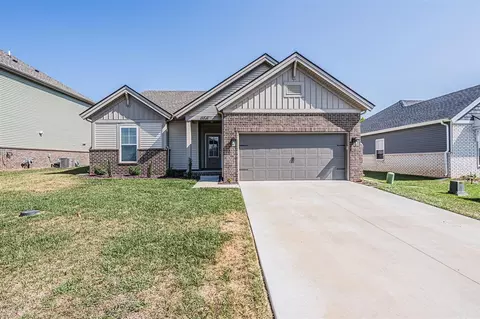 10041 Creamery Ln, Bowling Green, KY 42101