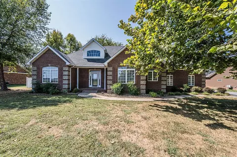 645 Springfield Blvd, Bowling Green, KY 42104