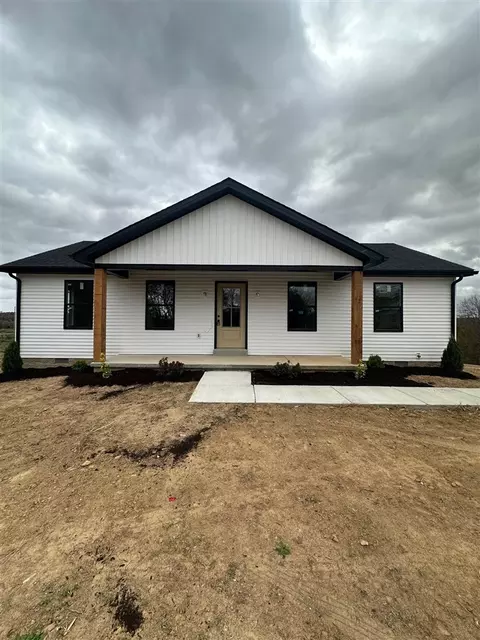 1318 Squire Lyles Rd, Scottsville, KY 42164