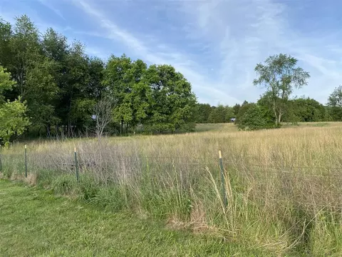 678 Penns Chapel Rd, Bowling Green, KY 42103